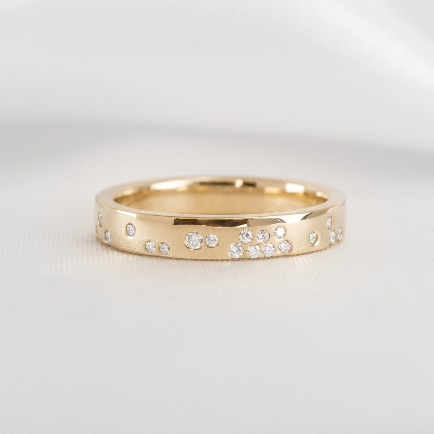 The Jordan Narrow Scatter Diamond Ring | Lisa Robin#color_14k-yellow-gold