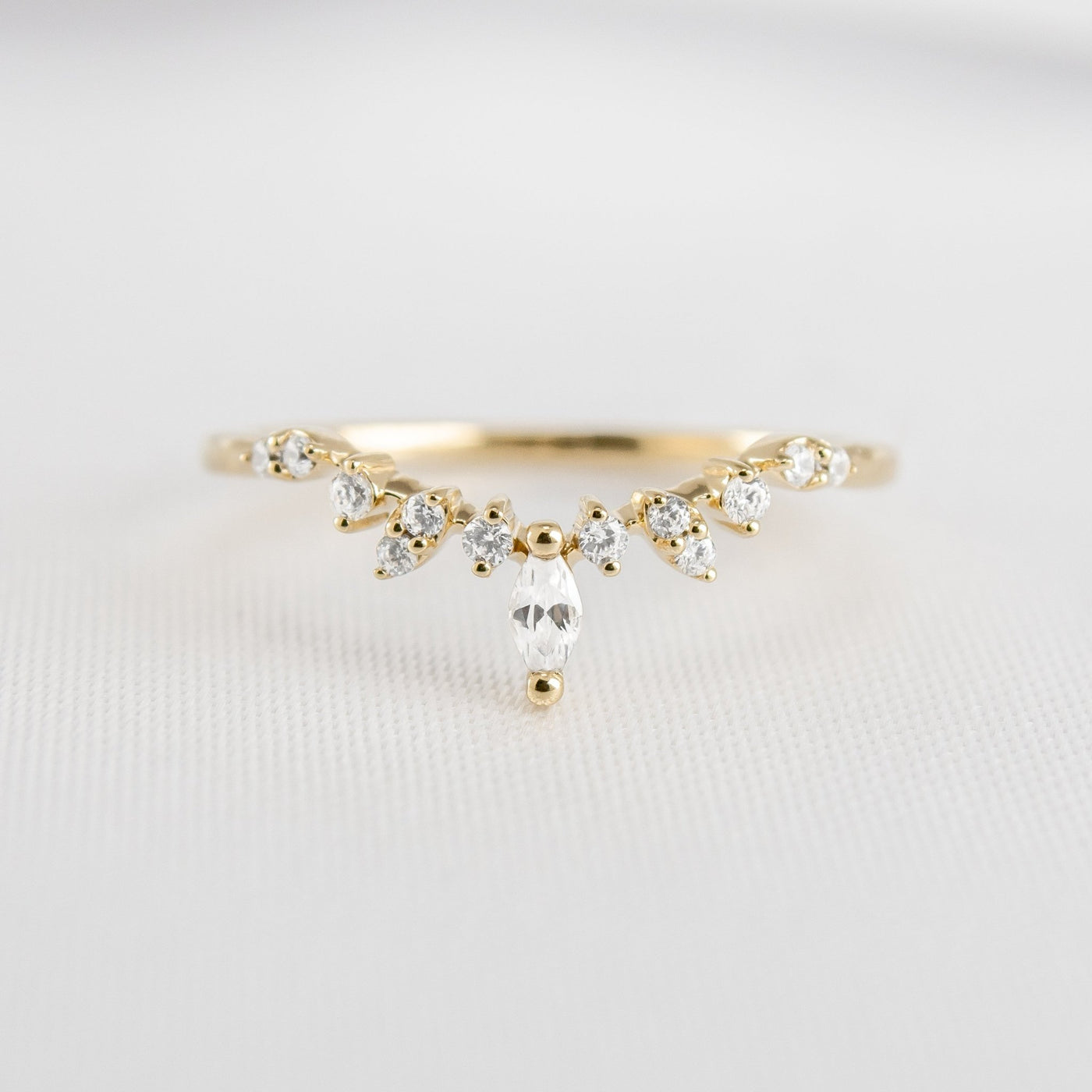 The Kairo Diamond Chevron Band | Lisa Robin#color_18k-yellow-gold